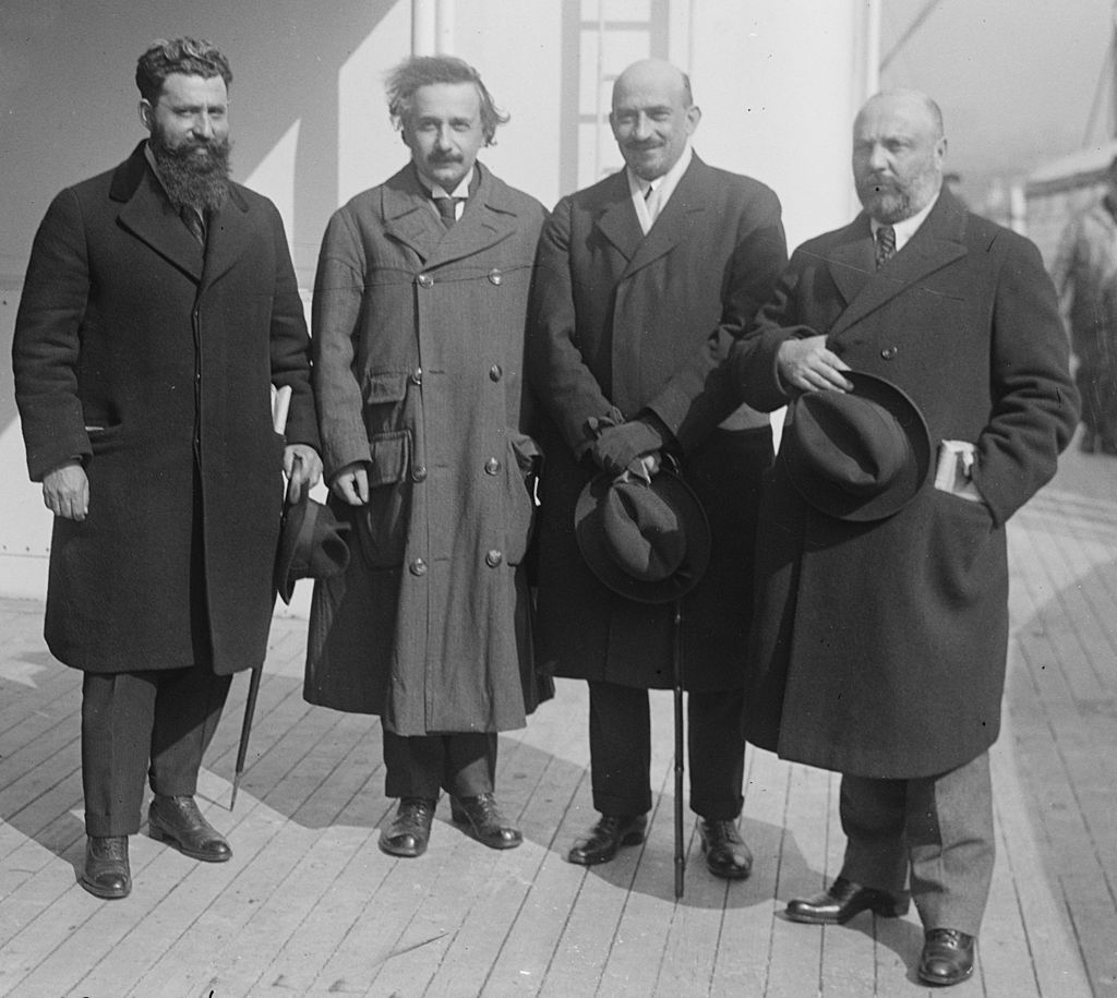 What was Albert Einstein's IQ?